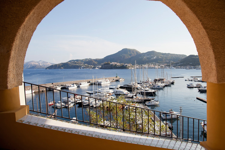 hotel-a-pinnata-lipari-isole-eolie-arco