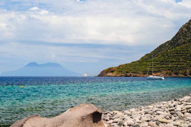 spiagge-filicudi-hotel-pinnata-lipari.jpg