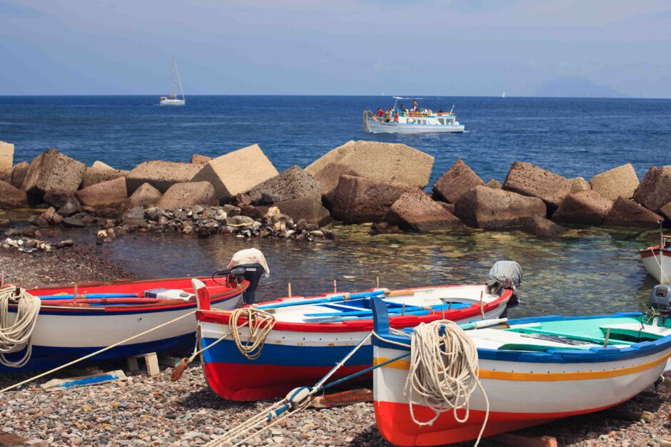 borghi-salina-hotel-pinnata-lipari.jpg