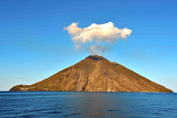 spiaggia-punta-lena-hotel-pinnata-lipari.jpg