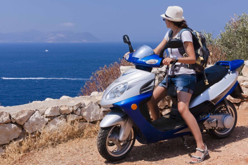 eolie-in-scooter-hotel-pinnata-lipari.jpg