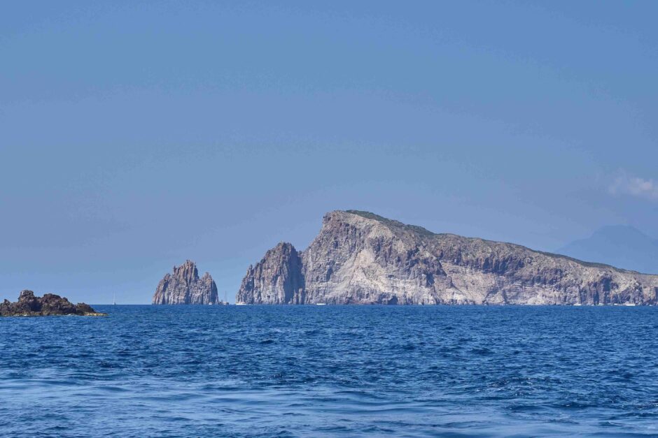 https://pinnata.it/autunno-alle-eolie-scopri-panarea-e-le-sue-meraviglie/