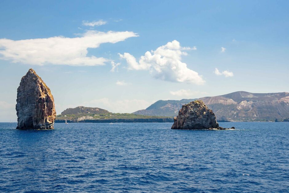 faraglioni-di-lipari-hotel-pinnata.jpg