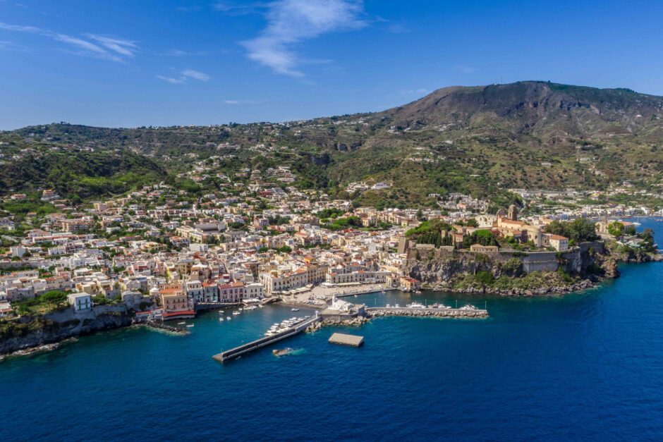 praia-ferrante-settembre-alle-eolie-hotel-pinnata-lipari.jpg