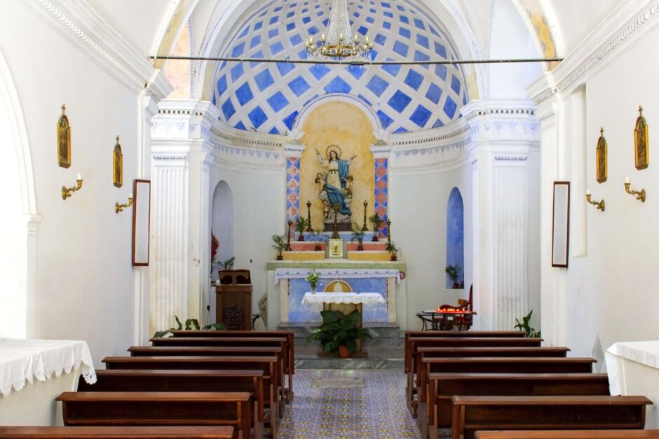 chiesa-dell-assunta-panarea-hotel-pinnata-lipari.jpg