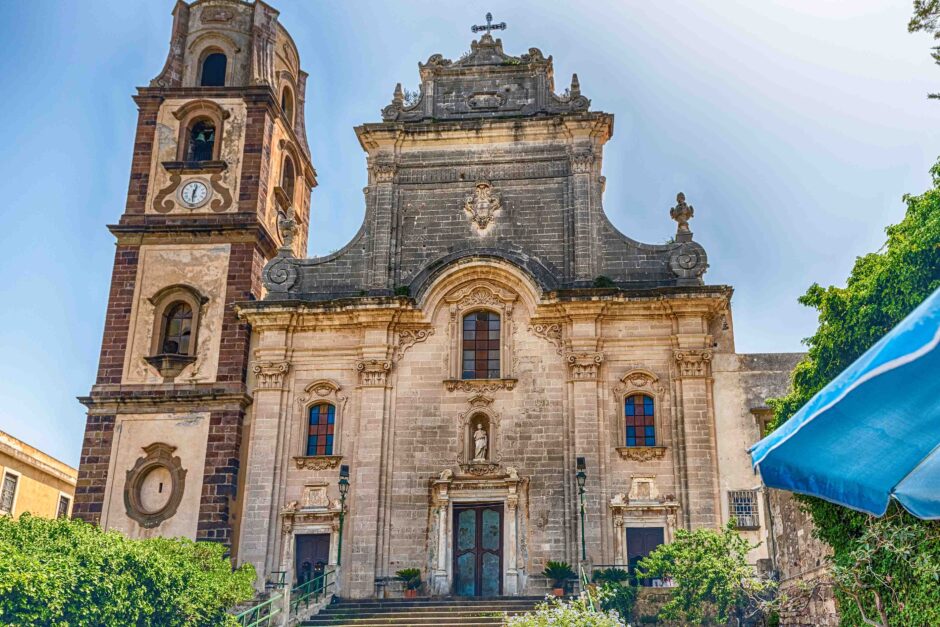 cattedrale-san-bartolomeo-hotel-pinnata-lipari.jpg